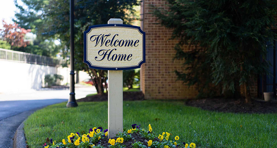 Welcome sign in flowers